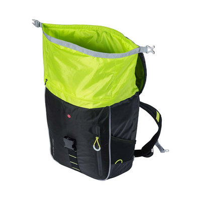 Basil Miles Nordlicht - fietsrugzak met LED-strip - 17 liter - zwart