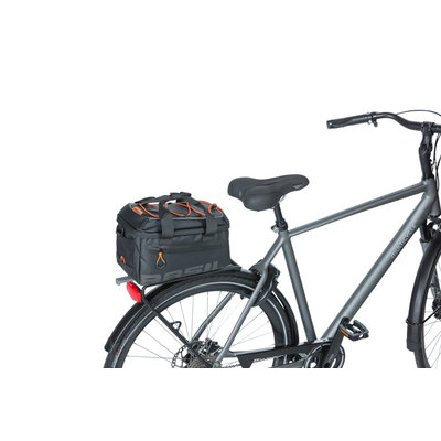 Basil Miles Tarpaulin - bagagedragertas MIK - 7 liter - zwart/oranje
